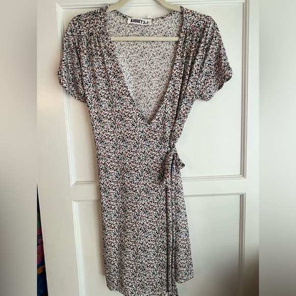 Audrey 3+1 Dresses & Skirts - Audrey 3+1 Floral Wrap Dress Small
